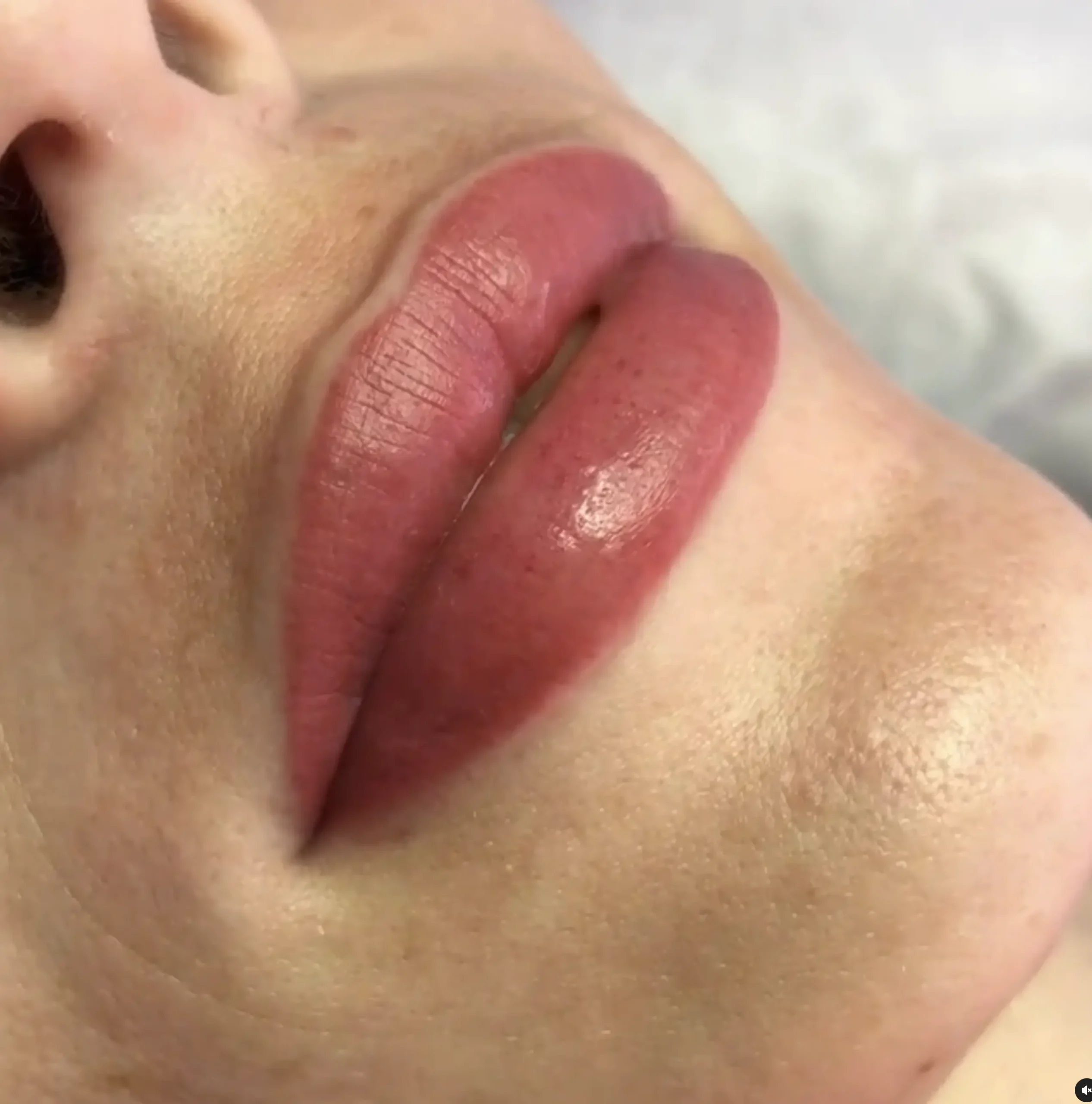 Cosmetic lip tattoo: video, description of how tattooing is done
